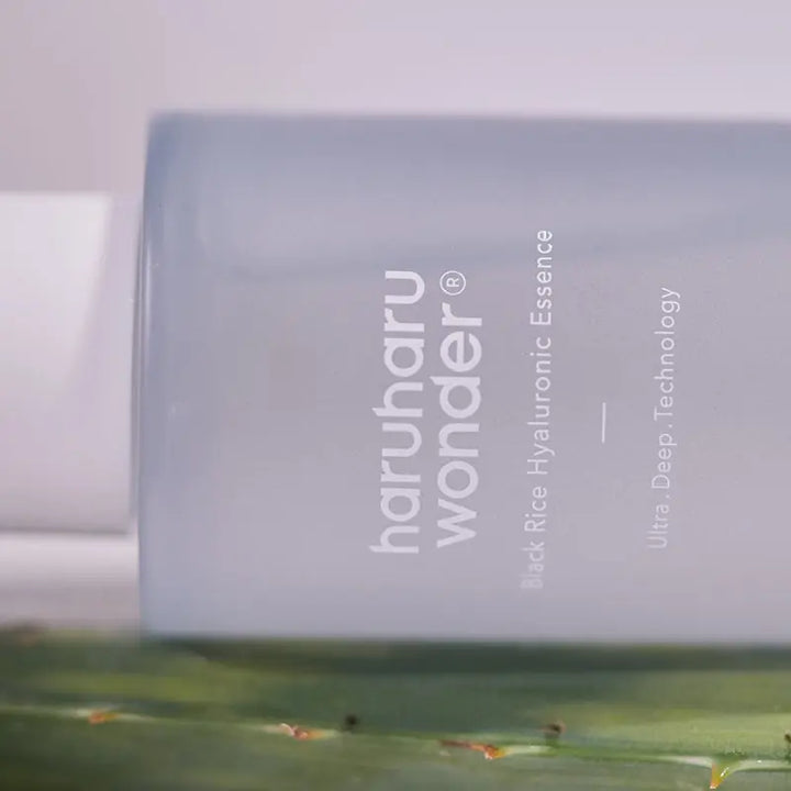 Haruharu WONDER - Black Rice Hyaluronic Essence - 50 ml Pharmacie Lariboisière Shop