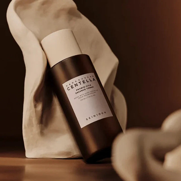 SKIN1004 - Madagascar Centella Probio-Cica Essence Toner - 210 ml