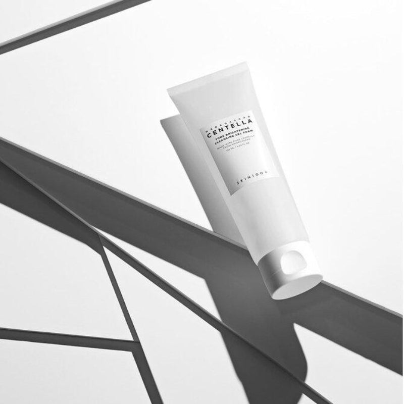 SKIN1004 - Madagascar Centella Tone Brightening Cleansing Gel Foam - 125 ml