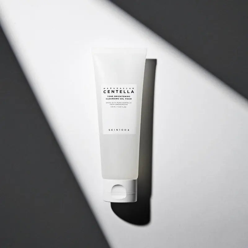 SKIN1004 - Madagascar Centella Tone Brightening Cleansing Gel Foam - 125 ml Lariboisière Shop